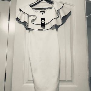 Boohoo Night fitted off shoulder Ruffle top dress